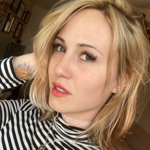 Meet your Posher, Dana